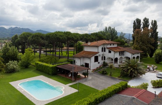 Vendita Villa Campagna Pietrasanta Toscana